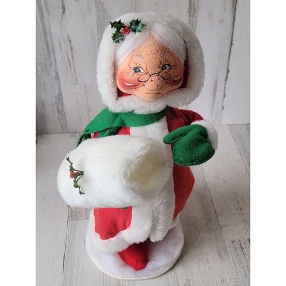 Annalee Mrs Claus 17" AS IS white muff hand warmer Xmas figure - Picture 1 of 15